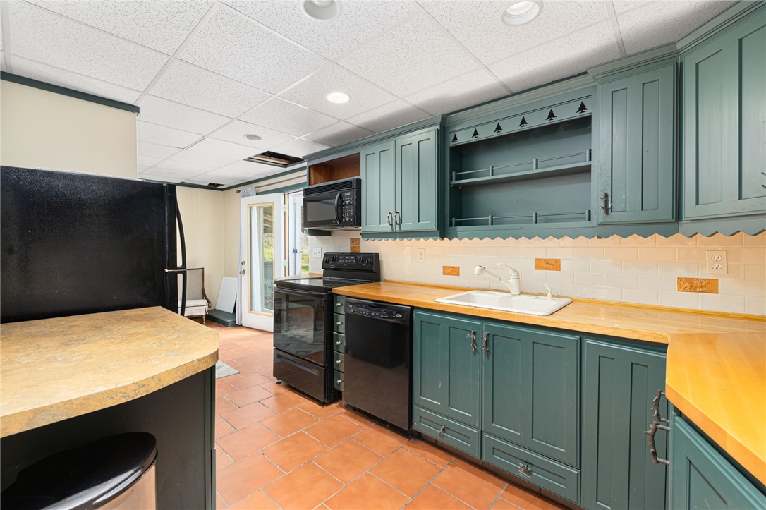 6 Country Road Warren, RI 02885 - Photo 37 of 50