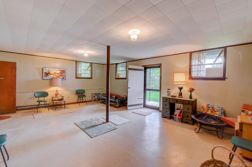 1446 Summer Road Hendersonville, NC 28792 - Photo 21 of 36 Gallery Image 21