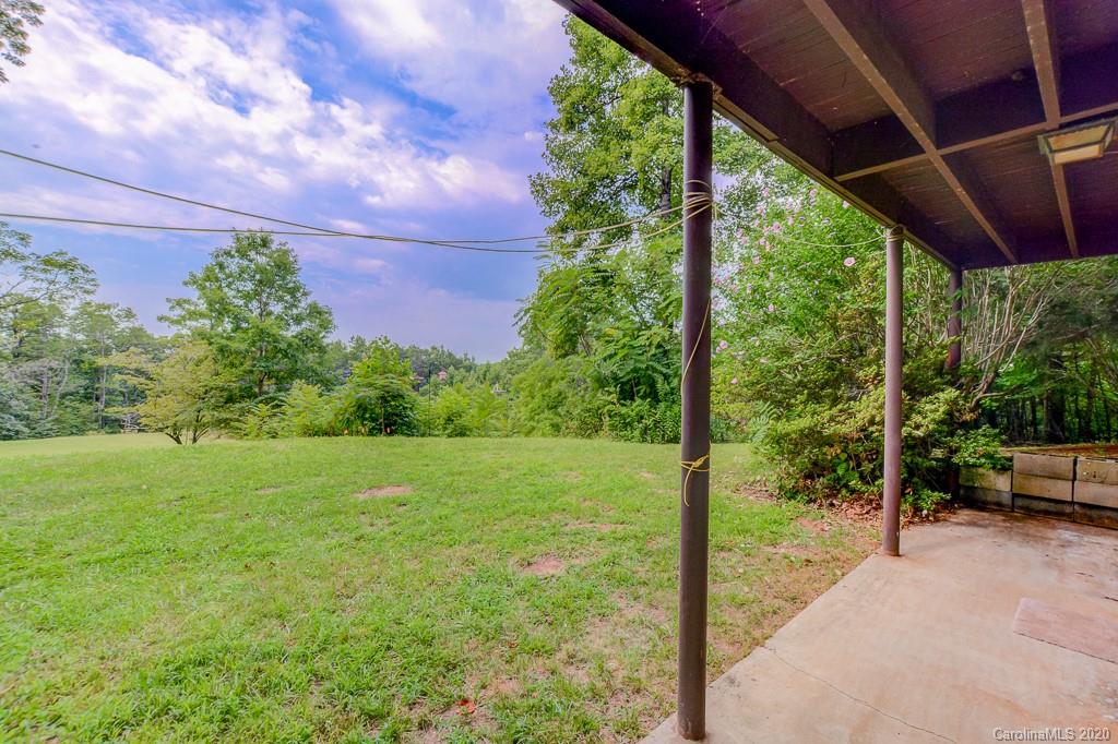 1446 Summer Road Hendersonville, NC 28792 - Photo 26 of 36 Gallery Image 26