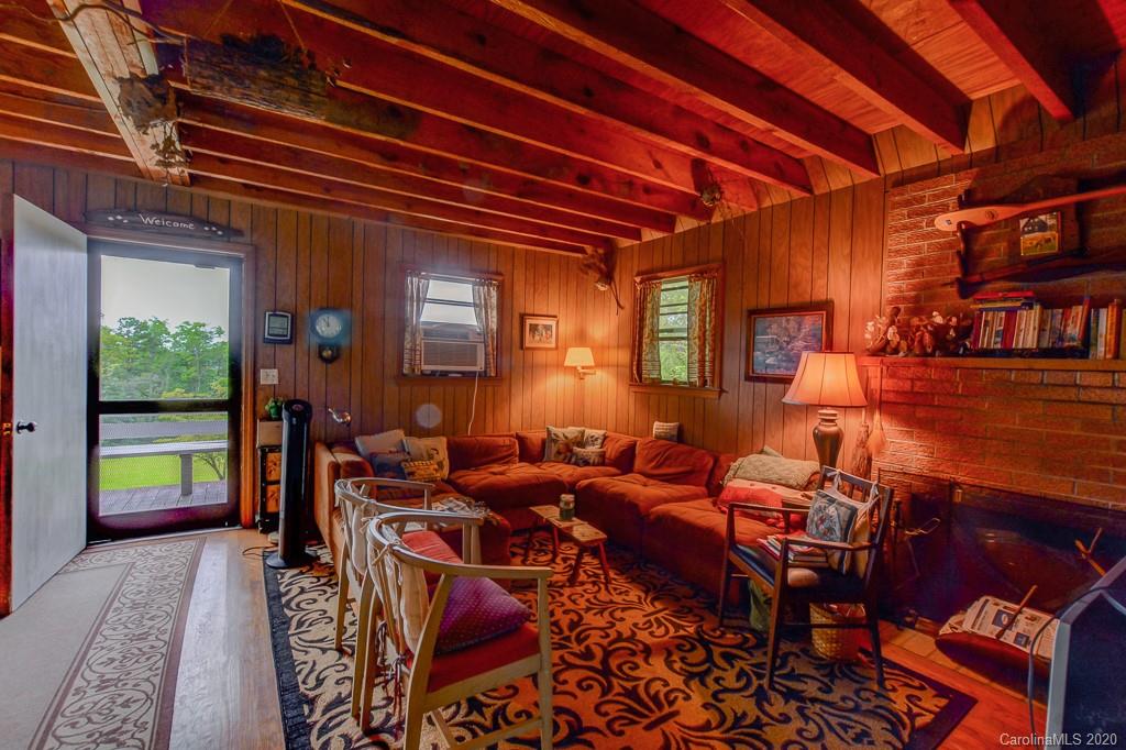 1446 Summer Road Hendersonville, NC 28792 - Photo 10 of 36 Gallery Image 10