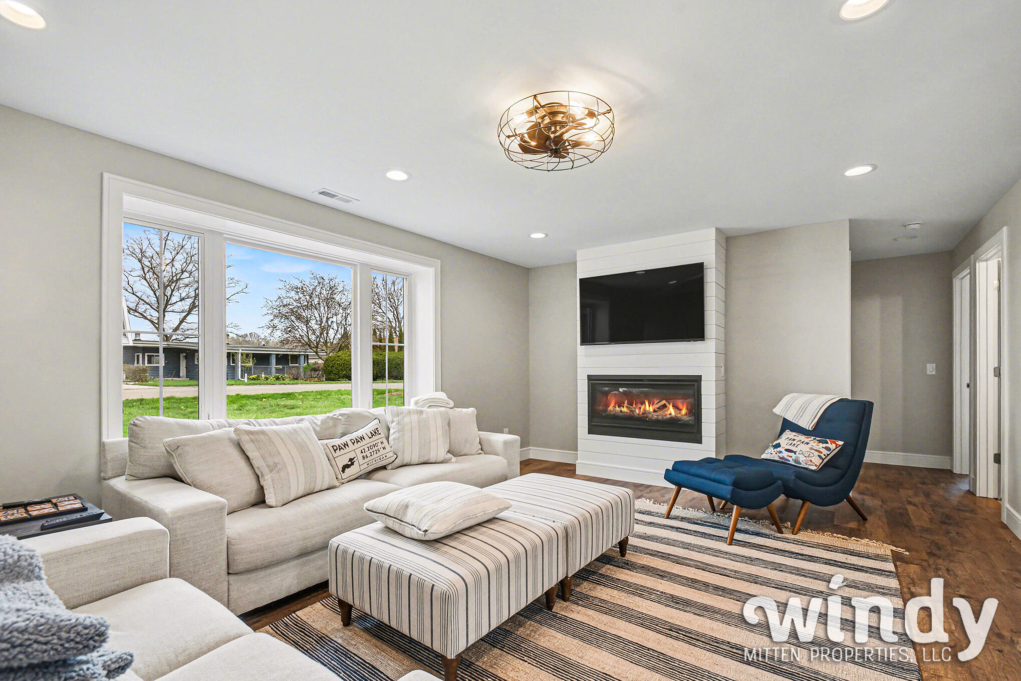 8274 Pokagon Road Watervliet, MI 49098 - Photo 5 of 45 DSC_6614