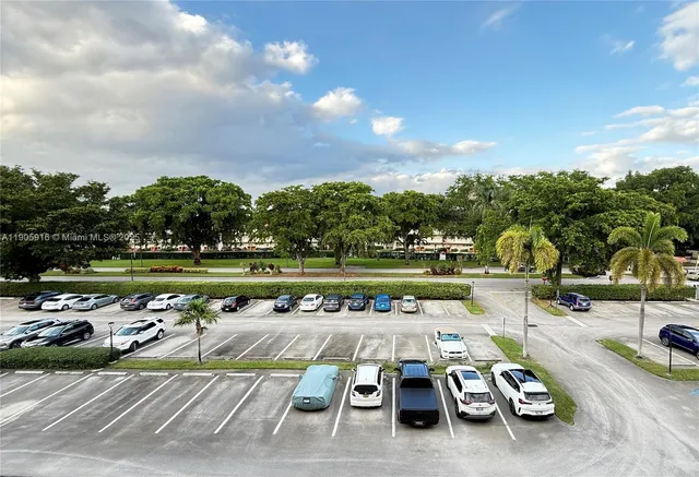 $1,750 | 8900 Washington Street, Unit 409, Pembroke Pines, FL 33025
