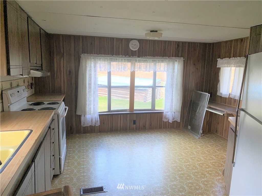 735 Trout Creek Road Republic, WA 99166 - Photo 3 of 31 Gallery Image 3