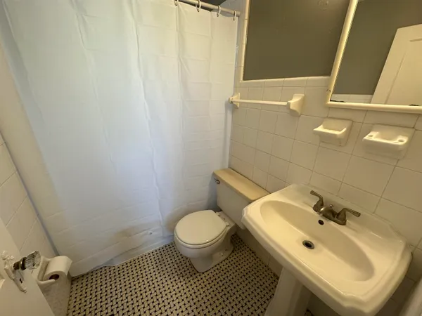 $950 | 410 East Carolina Street, Unit 3, Tallahassee, FL 32301
