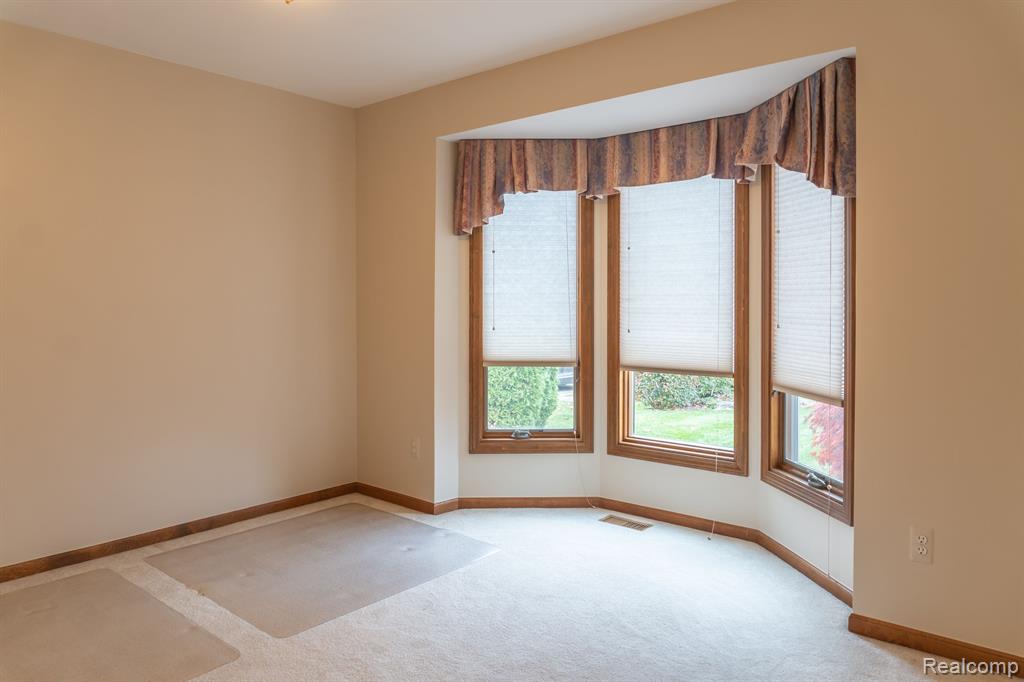 1058 Bloomview Circle Rochester, MI 48307 - Photo 40 of 64