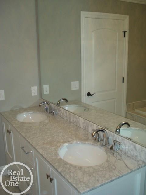 92 Muir Road Grosse Pointe, MI 48236 - Photo 29 of 48 31344963-28.JPG