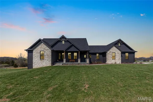 $1,000,000 | 111 Kentucky Derby Drive, Foristell, MO 63348