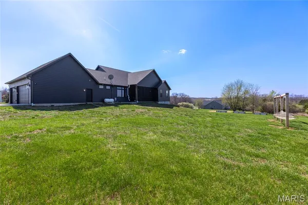 $1,000,000 | 111 Kentucky Derby Drive, Foristell, MO 63348