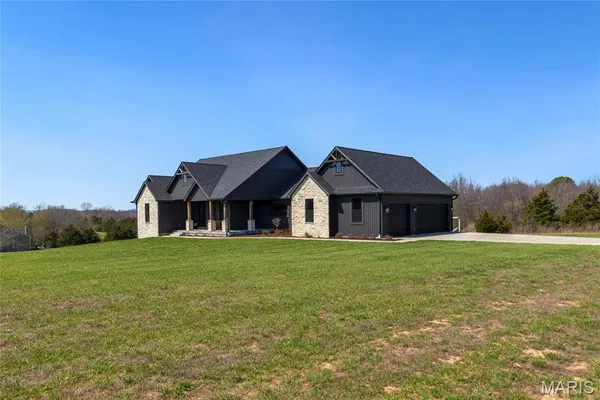 $1,000,000 | 111 Kentucky Derby Drive, Foristell, MO 63348