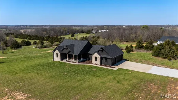 $1,000,000 | 111 Kentucky Derby Drive, Foristell, MO 63348