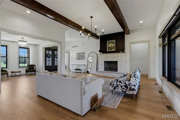 $1,000,000 | 111 Kentucky Derby Drive, Foristell, MO 63348