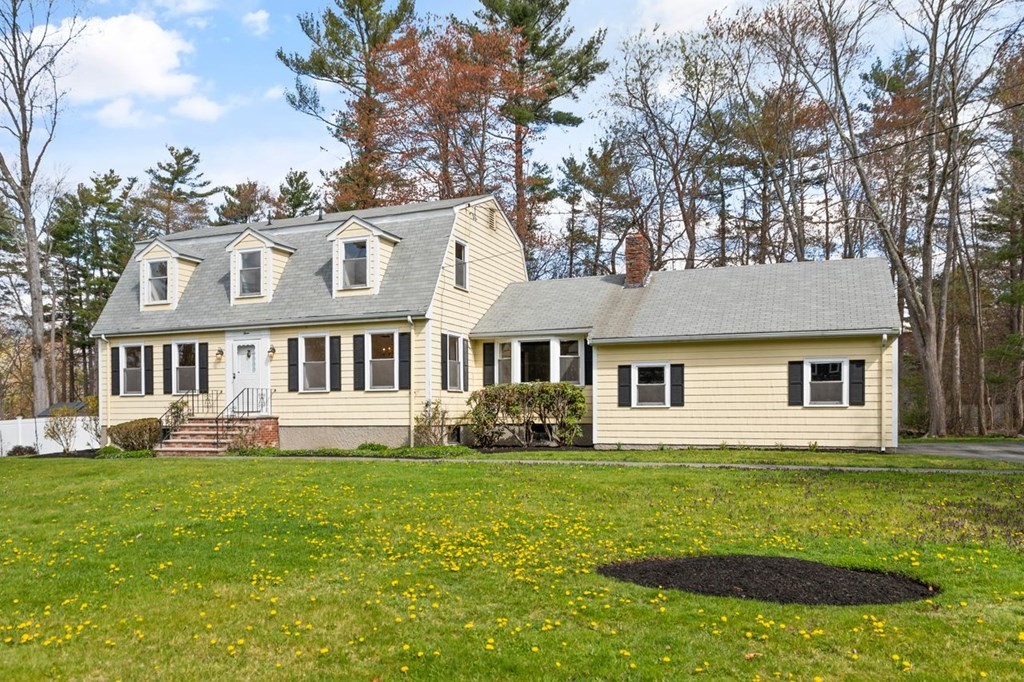 3 Fall Lane Canton, MA 02021 - Photo 2 of 39 Gallery Image 2