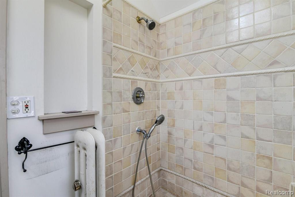 1122 Bishop Road Grosse Pointe Park, MI 48230 - Photo 31 of 44