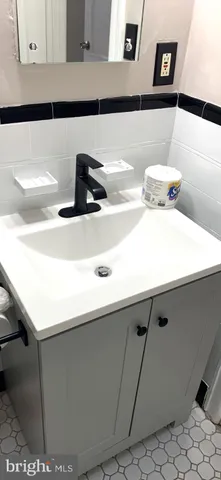 a close view of sink