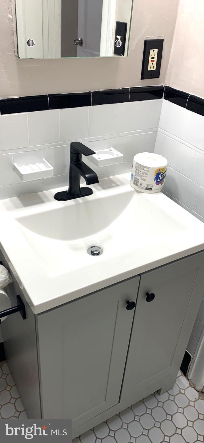 252 Rosemar Street, Unit 2 Philadelphia, PA 19120 - Photo 21 of 22 a close view of sink