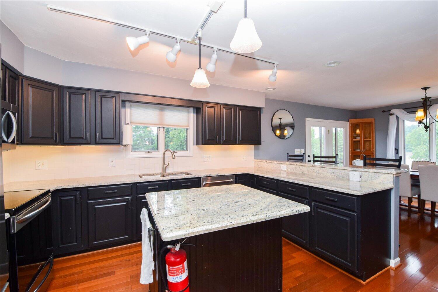 5315 Merriman Road Roanoke, VA 24018 - Photo 11 of 47 08-5315 Merriman-8