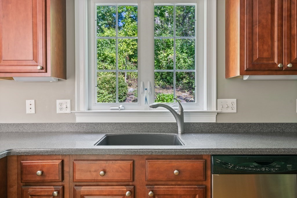 81 River Road South Hadley, MA 01075 - Photo 8 of 42 Gallery Image 8