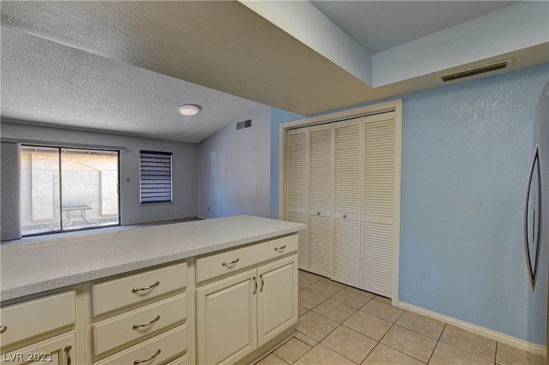 6436 West Pearcrest Road Las Vegas, NV 89108 - Photo 14 of 33 Gallery Image 14