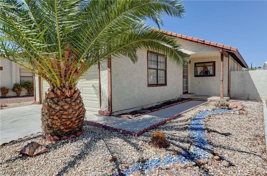 6436 West Pearcrest Road Las Vegas, NV 89108 - Photo 3 of 33 Gallery Image 3