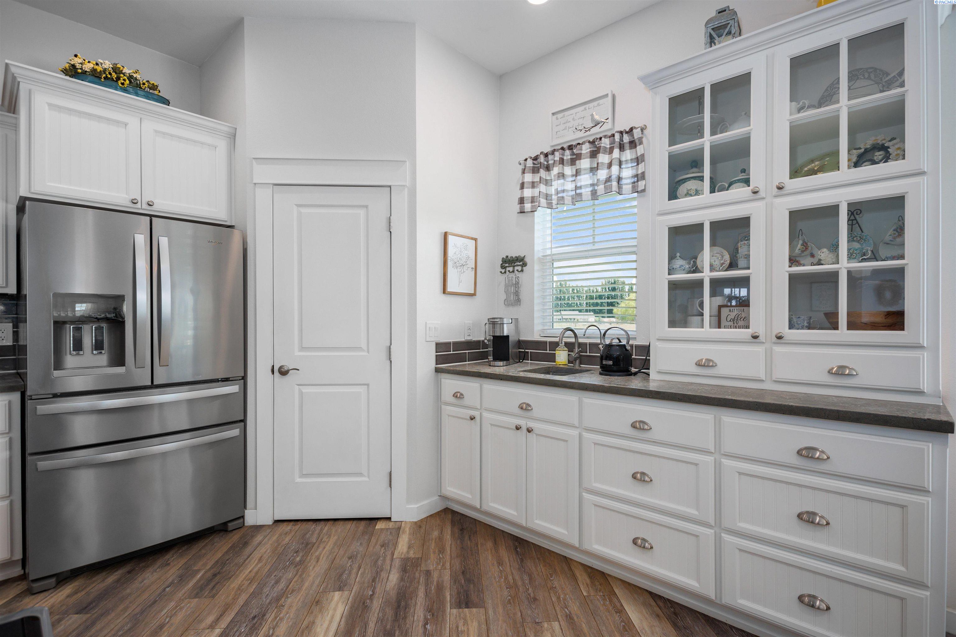 11608 North Griffin Road Grandview, WA 98930 - Photo 10 of 45 Gallery Image 10