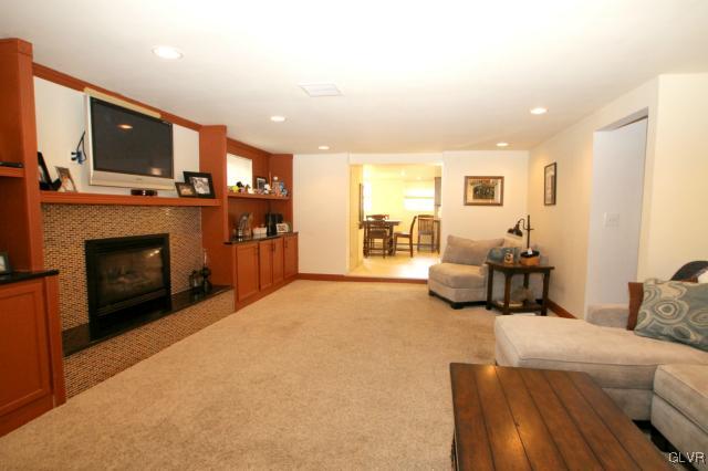 3408 Bridlepath Road Easton, PA 18045 - Photo 8 of 19 Gallery Image 8