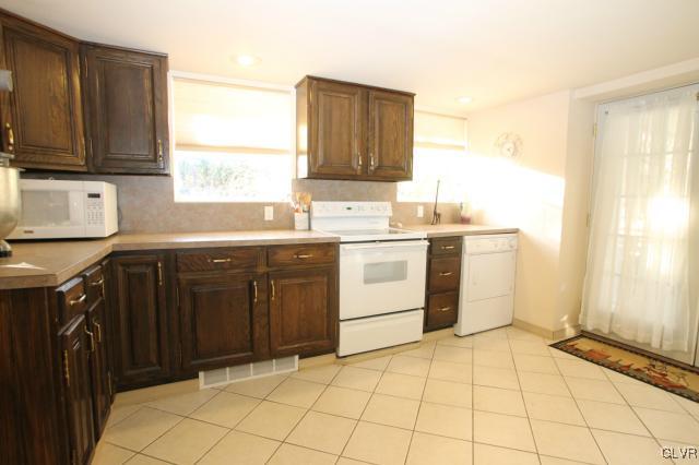 3408 Bridlepath Road Easton, PA 18045 - Photo 9 of 19 Gallery Image 9