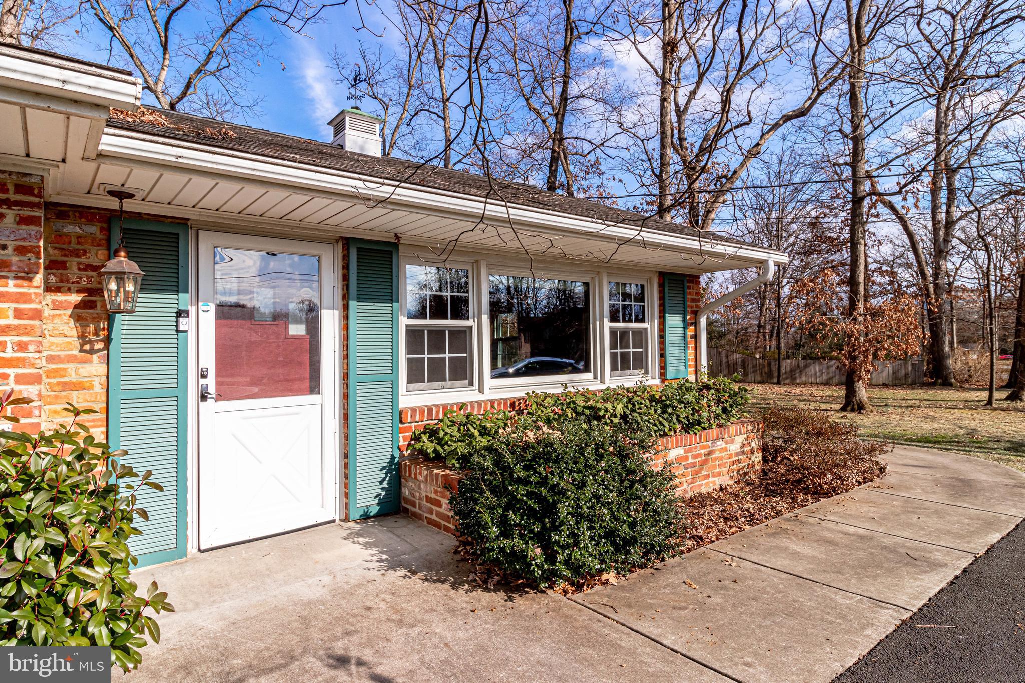 6432 Lignum Street Springfield, VA 22150 - Photo 6 of 89 Gallery Image 6