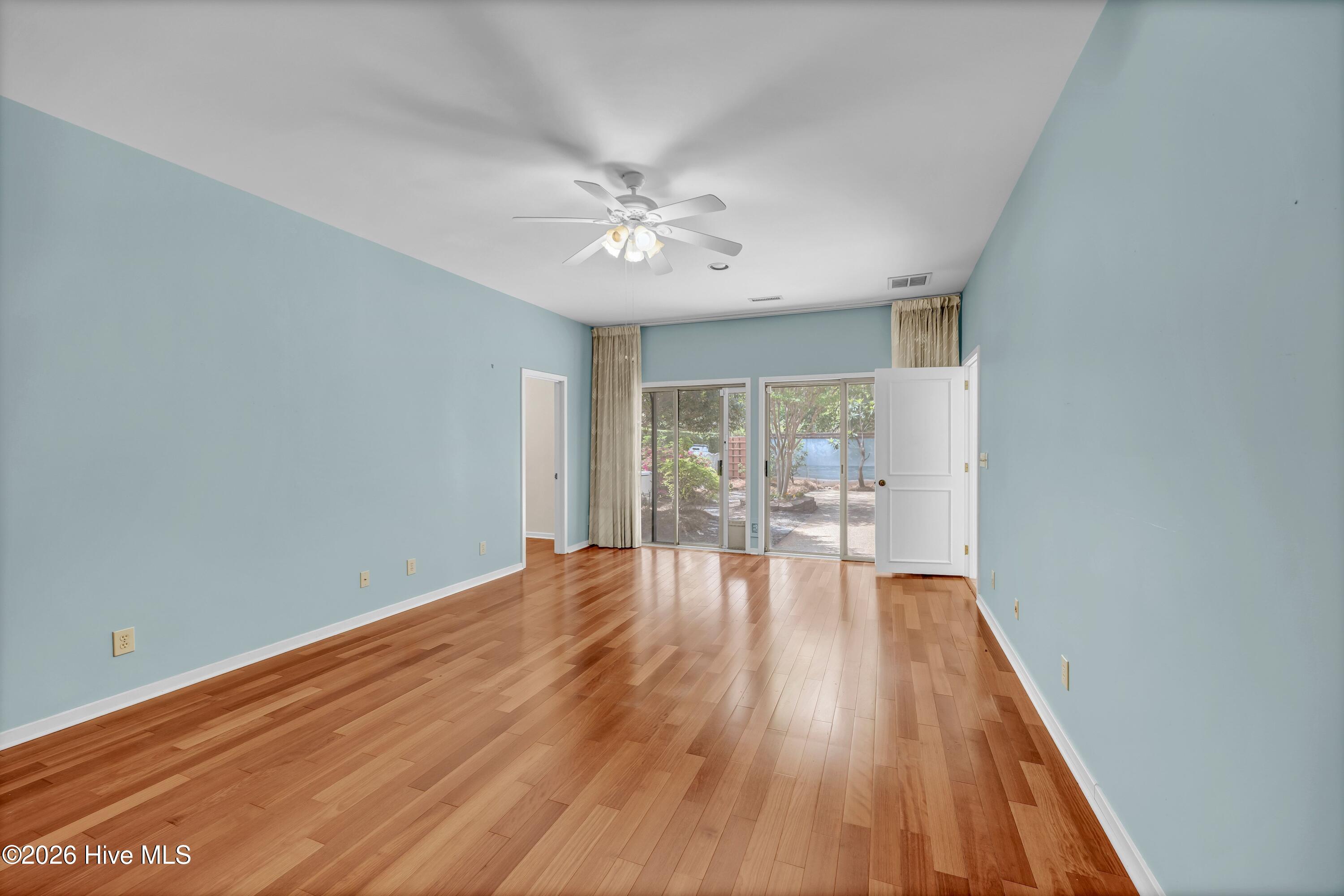 3701 Reston Court, Unit B Wilmington, NC 28403 - Photo 21 of 36 014_img_2458_122
