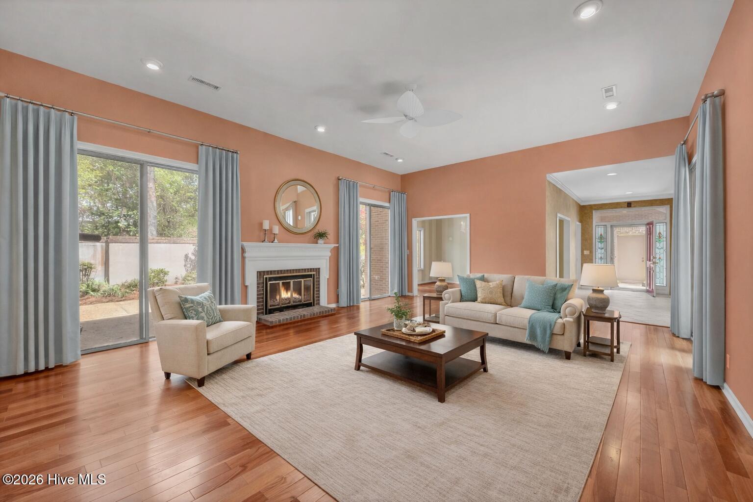 3701 Reston Court, Unit B Wilmington, NC 28403 - Photo 5 of 36 Cozy living room with modern decor