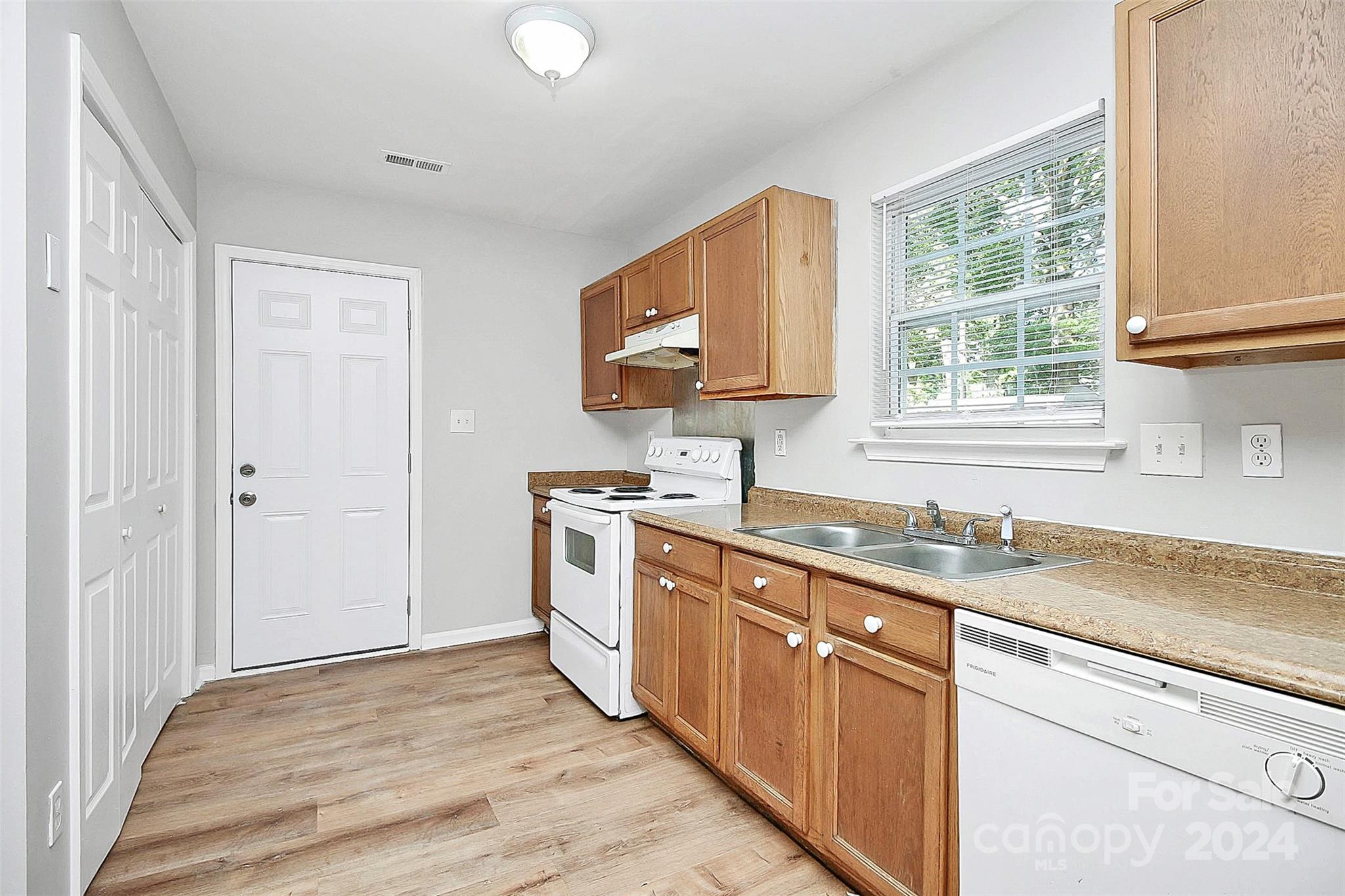2203 Remount Road Charlotte, NC 28208 - Photo 14 of 33 Gallery Image 14