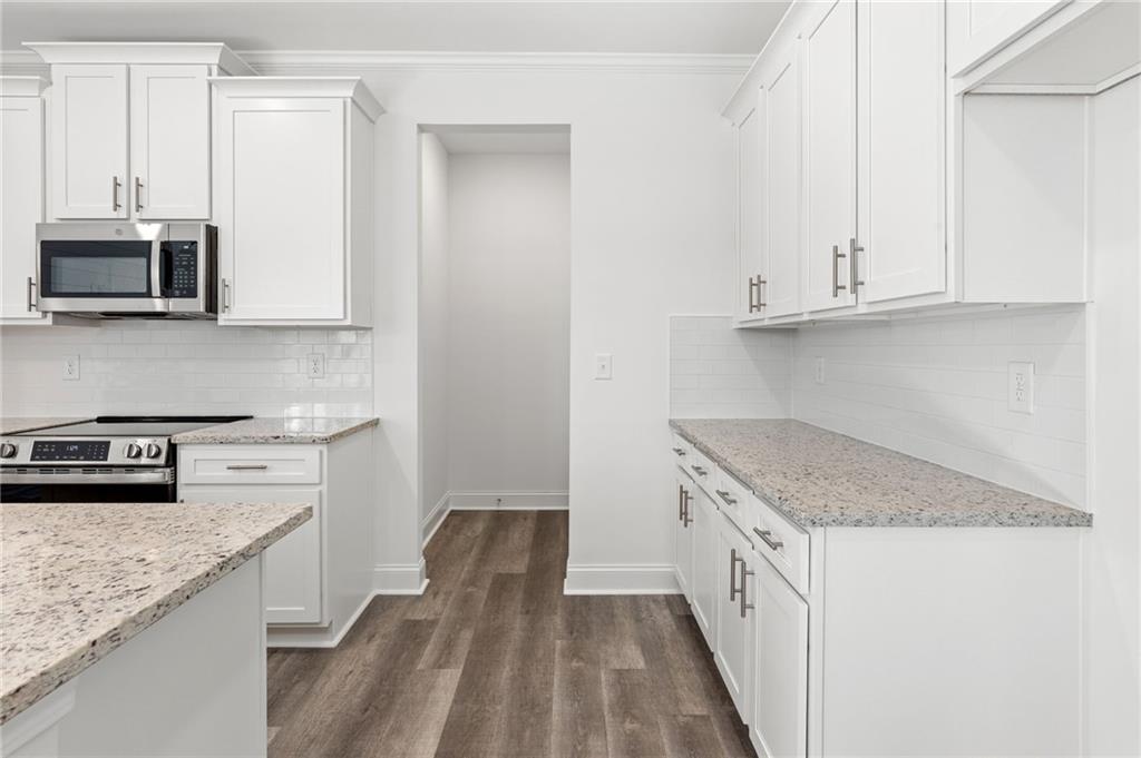 5629 Overview Drive Flowery Branch, GA 30542 - Photo 2 of 25