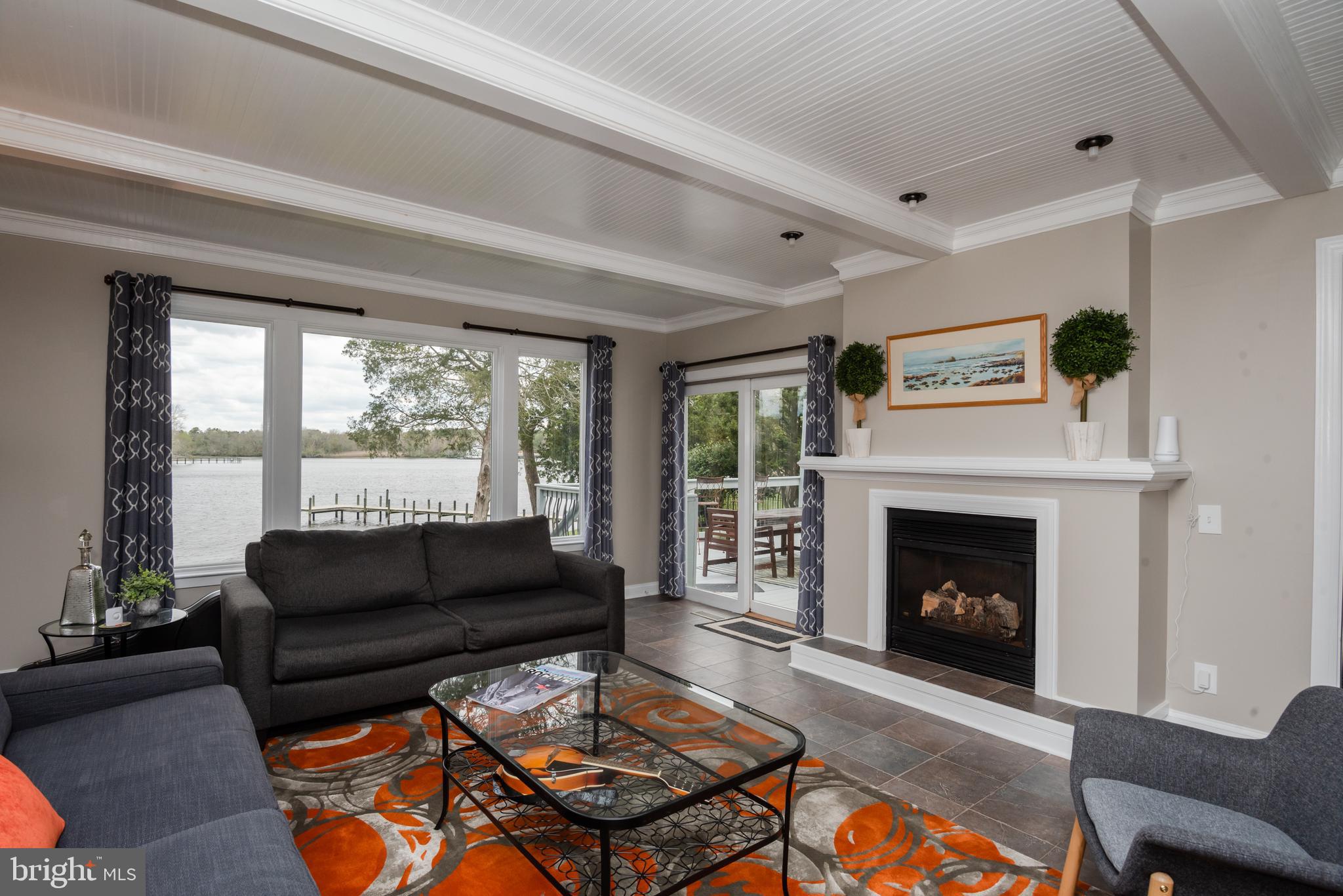 gas fireplace/ side slider to deck