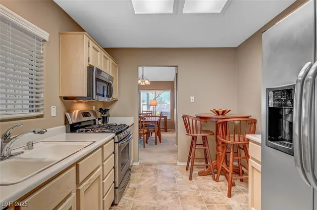 $2,778 | 2318 Spring Water Drive, Las Vegas, NV 89134