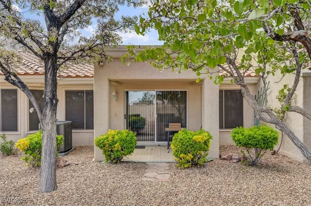 $2,778 | 2318 Spring Water Drive, Las Vegas, NV 89134