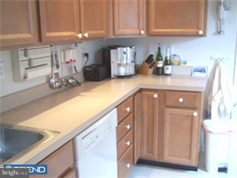 325 Strathmore Road Havertown, PA 19083 - Photo 5 of 10 Kitchen