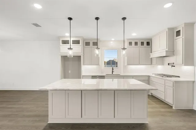 $811,574 | 230 Broadmoor Lane, Ovilla, TX 75154