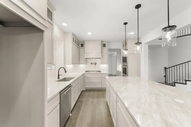 $811,574 | 230 Broadmoor Lane, Ovilla, TX 75154