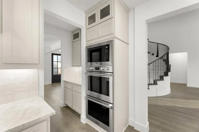 $811,574 | 230 Broadmoor Lane, Ovilla, TX 75154