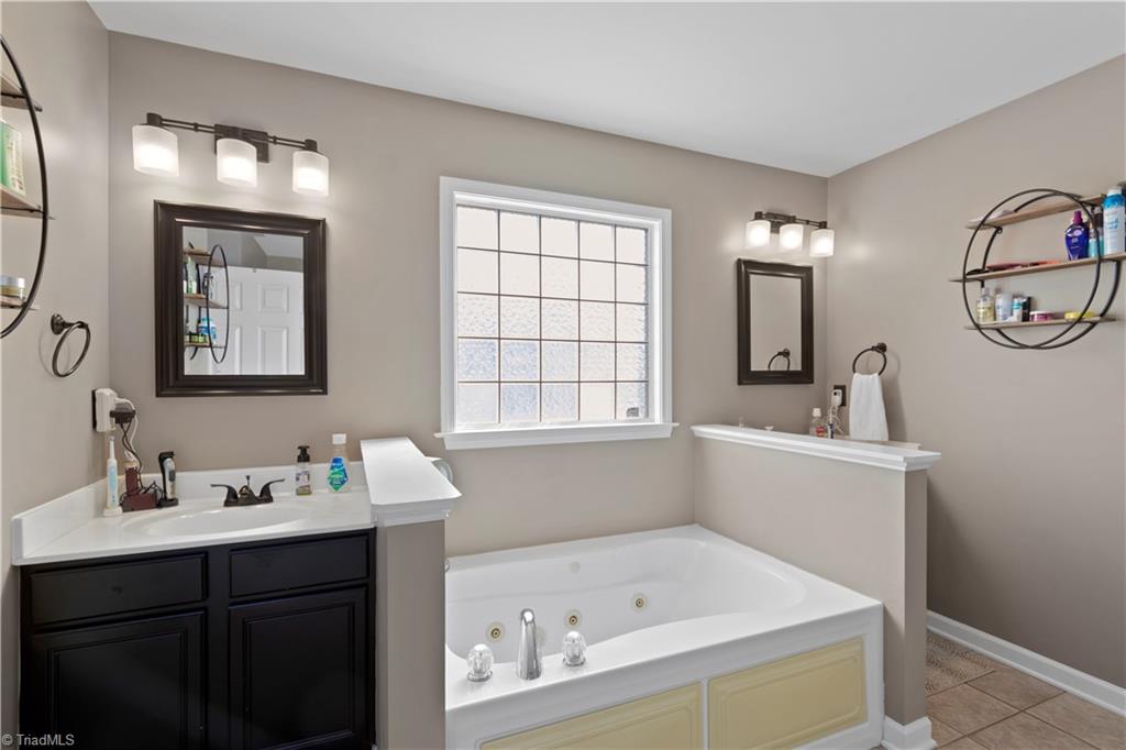 421 Barnsdale Ridge Road Kernersville, NC 27284 - Photo 14 of 32 Gallery Image 14