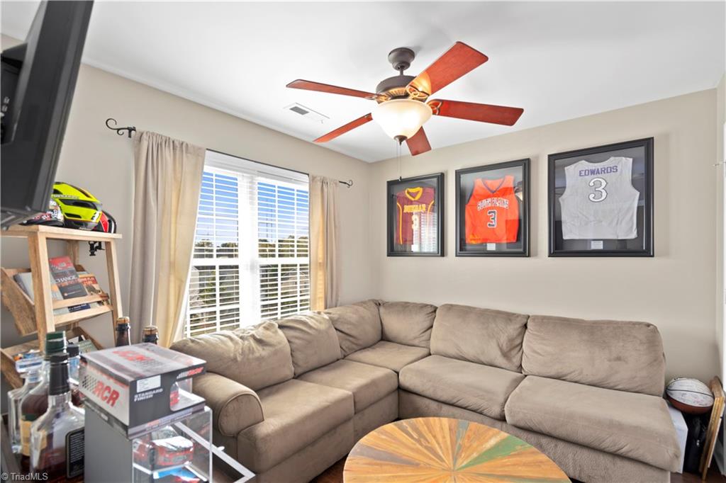 421 Barnsdale Ridge Road Kernersville, NC 27284 - Photo 5 of 32 Gallery Image 5