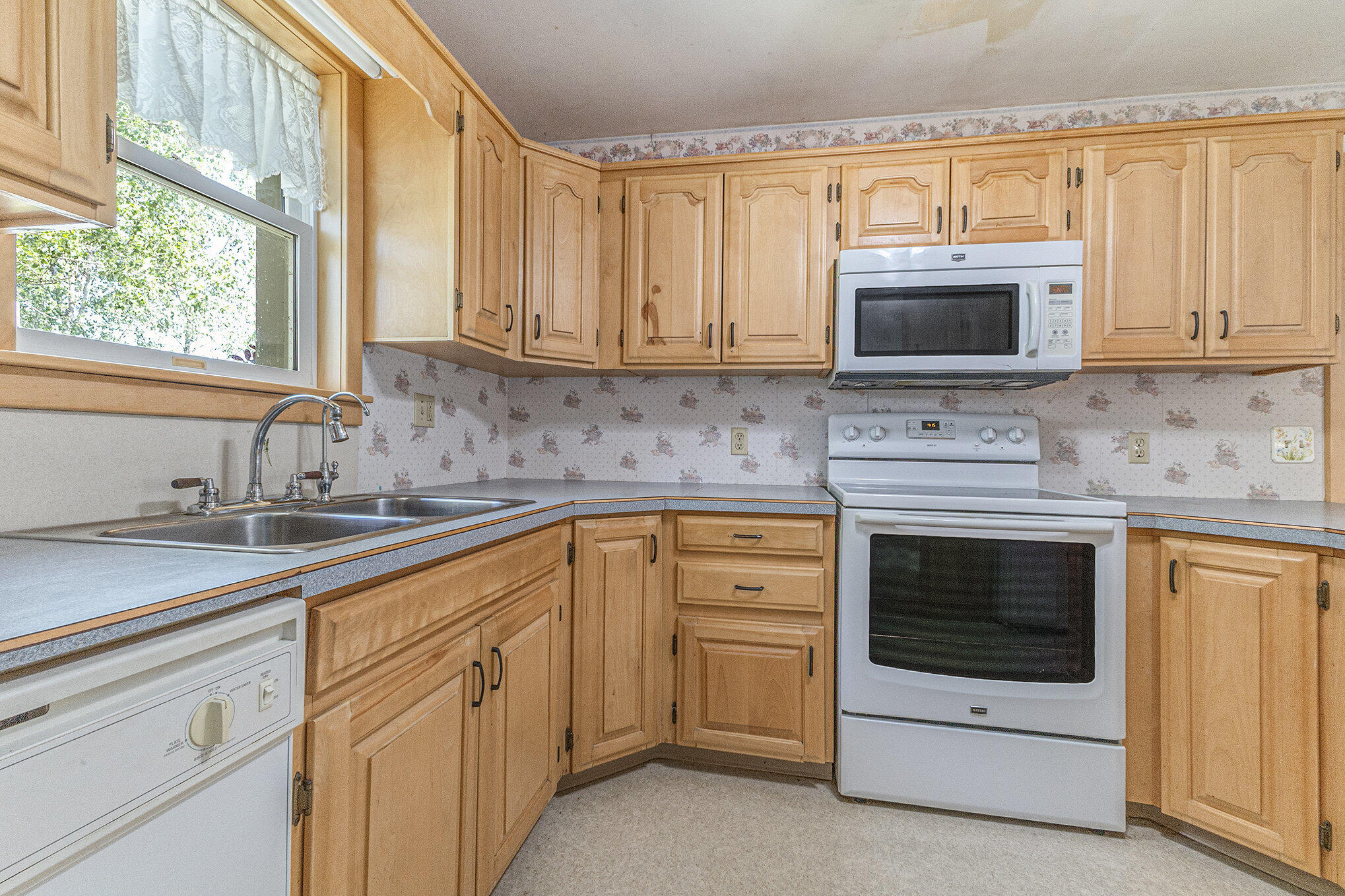 2706 South Maple Island Road Fremont, MI 49412 - Photo 4 of 23 004_img_4457_63