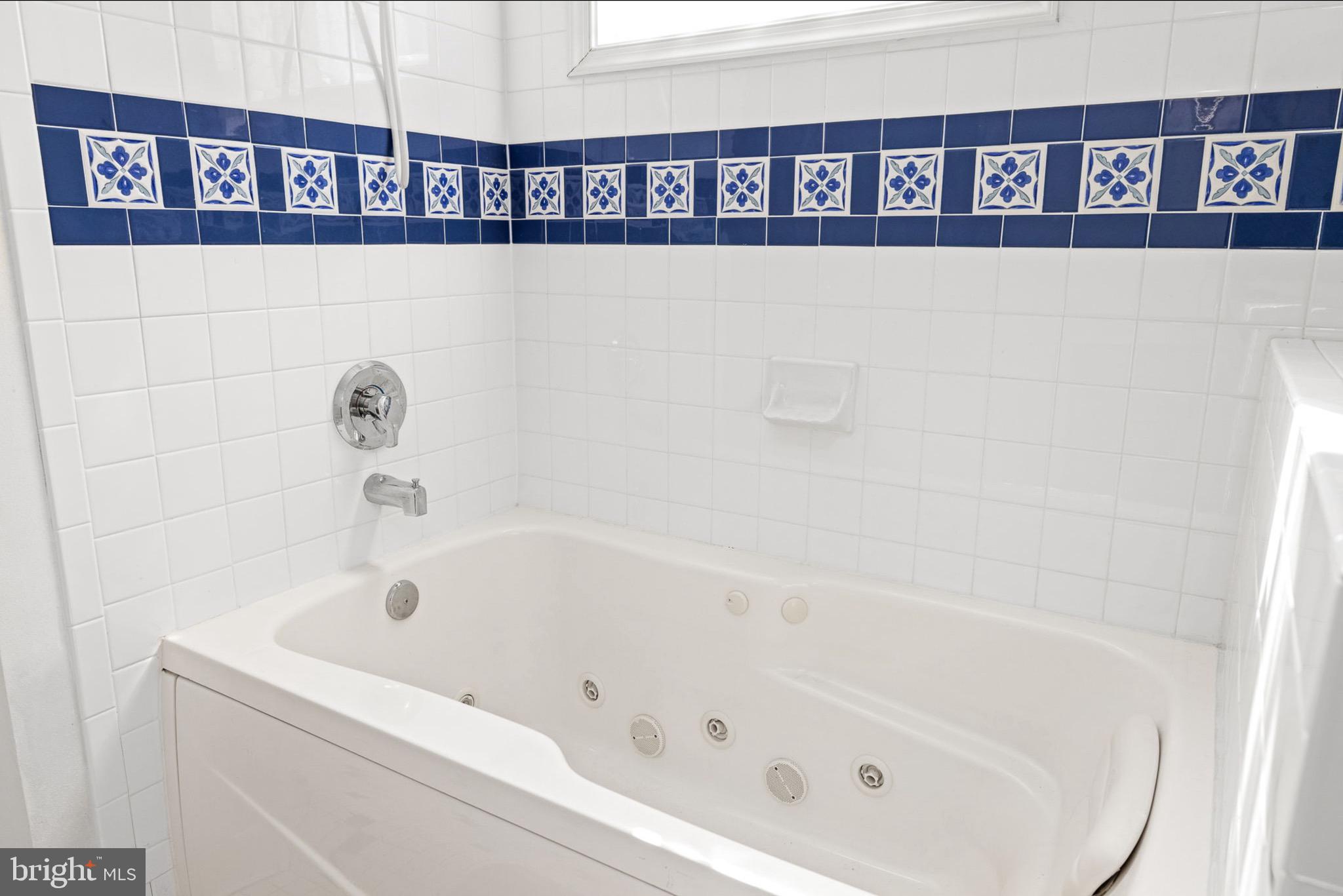 10 Piper Place Fredericksburg, VA 22405 - Photo 19 of 34 a bathroom with a bathtub and a shower