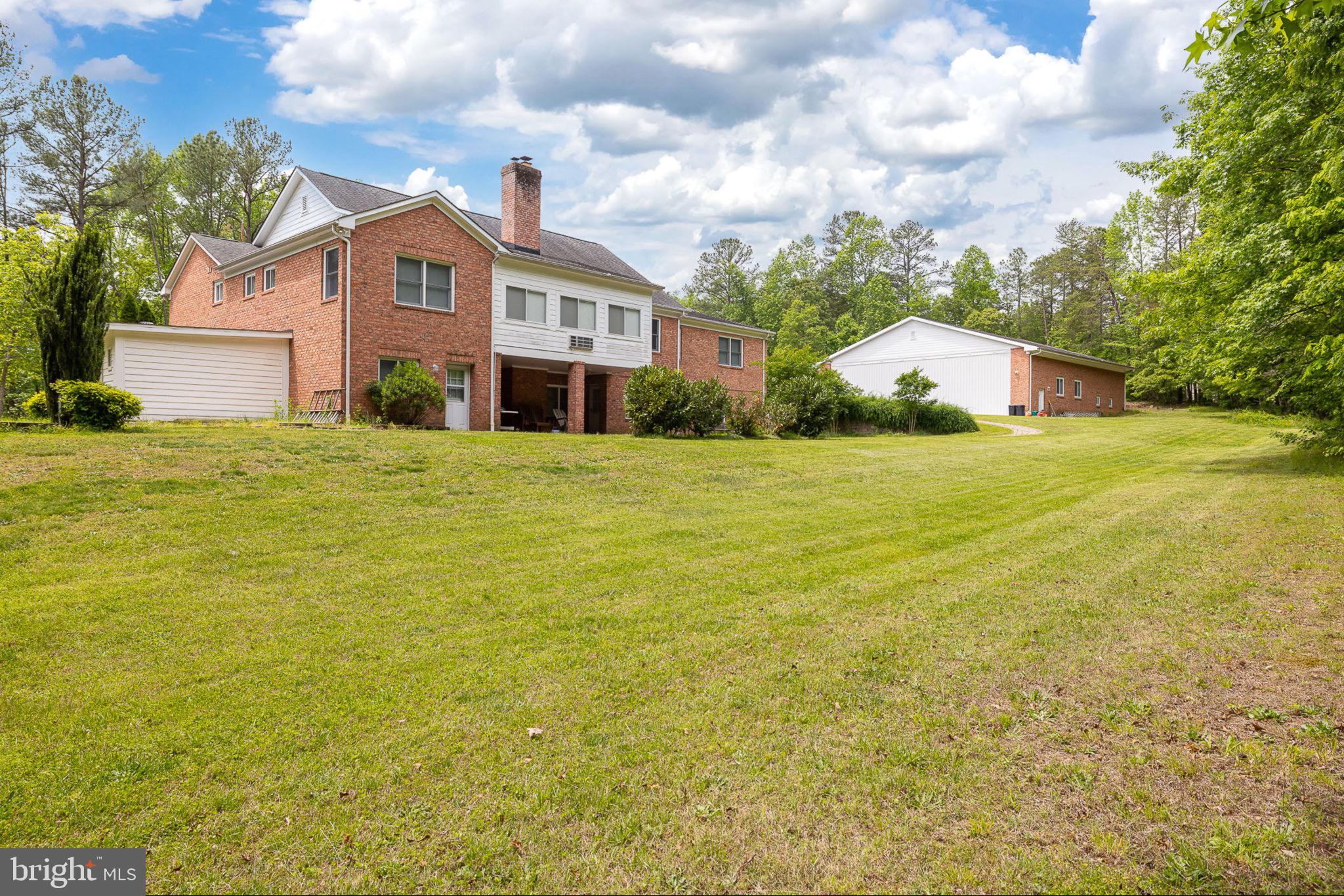 10 Piper Place Fredericksburg, VA 22405 - Photo 32 of 34 a front view of a house with a yard