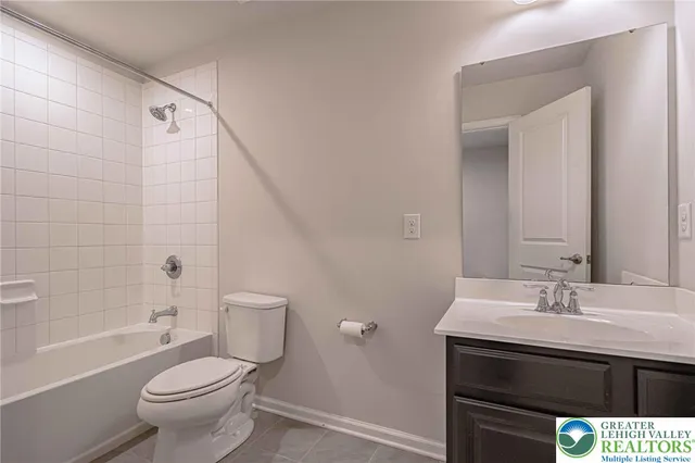 $679,900 | 2584 Raya Way, Easton, PA 18045