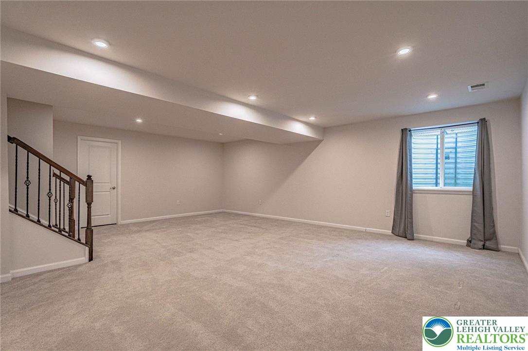 2584 Raya Way Easton, PA 18045 - Photo 40 of 50 an empty room with windows