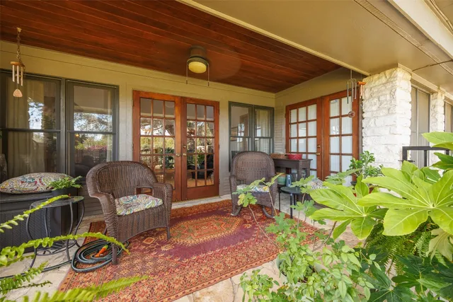 a living room filled with furniture