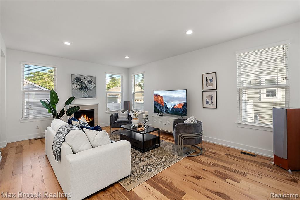 4260 Kent Road Royal Oak, MI 48073 - Photo 15 of 54 Gallery Image 15