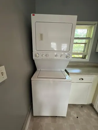 $1,525 | 691 Conway Street, St. Paul, MN 55106