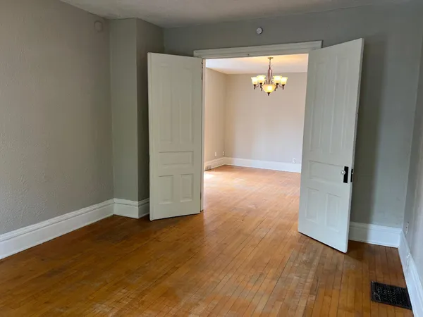 $1,525 | 691 Conway Street, St. Paul, MN 55106