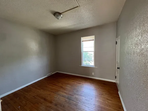 $1,525 | 691 Conway Street, St. Paul, MN 55106